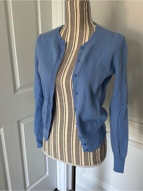 Lord & Taylor 100% Cashmere cardigan Sweater in Baby Blue